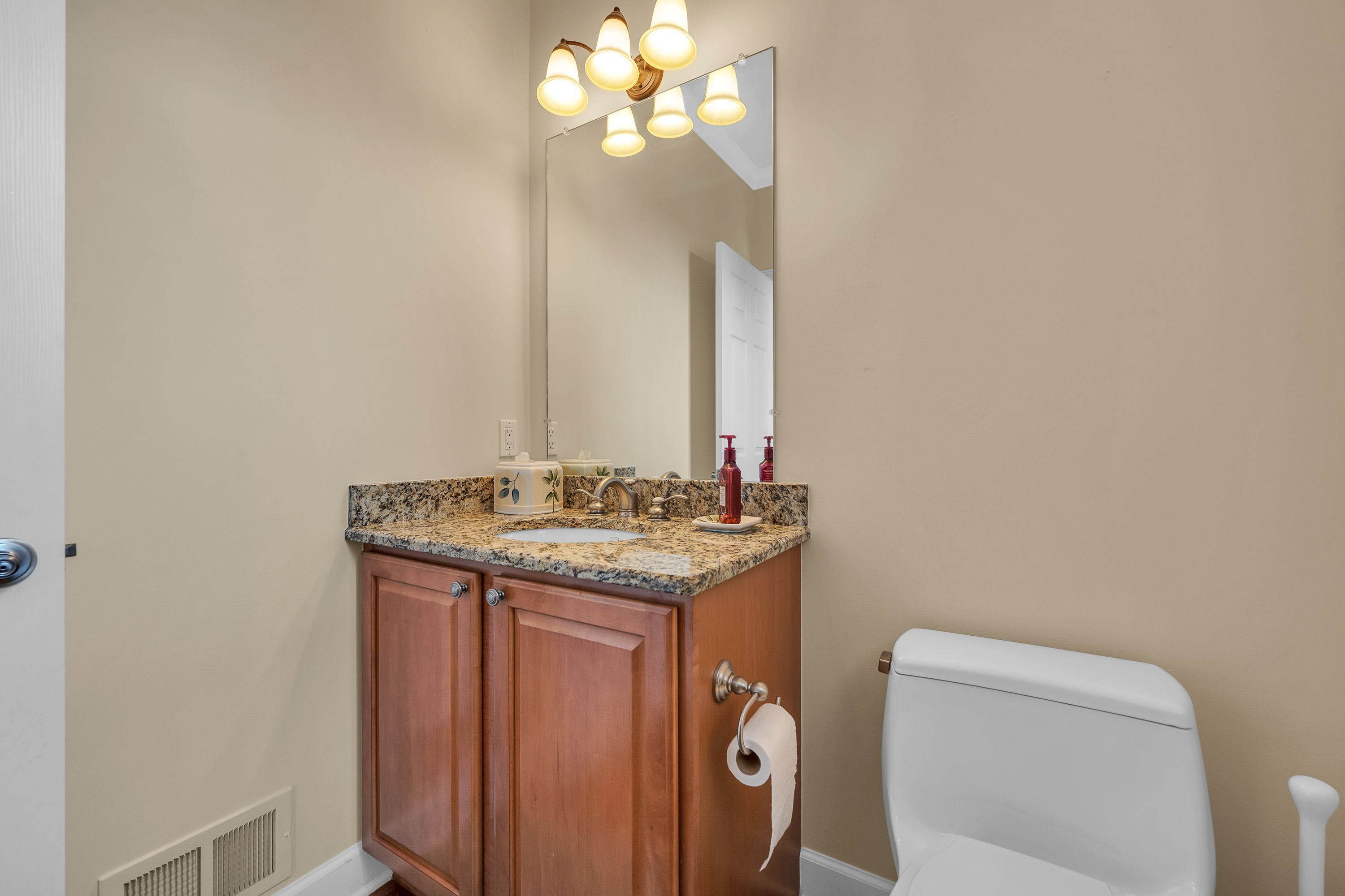 Photo 17 of 40 of 9335 SADDLEBROOK Court condo