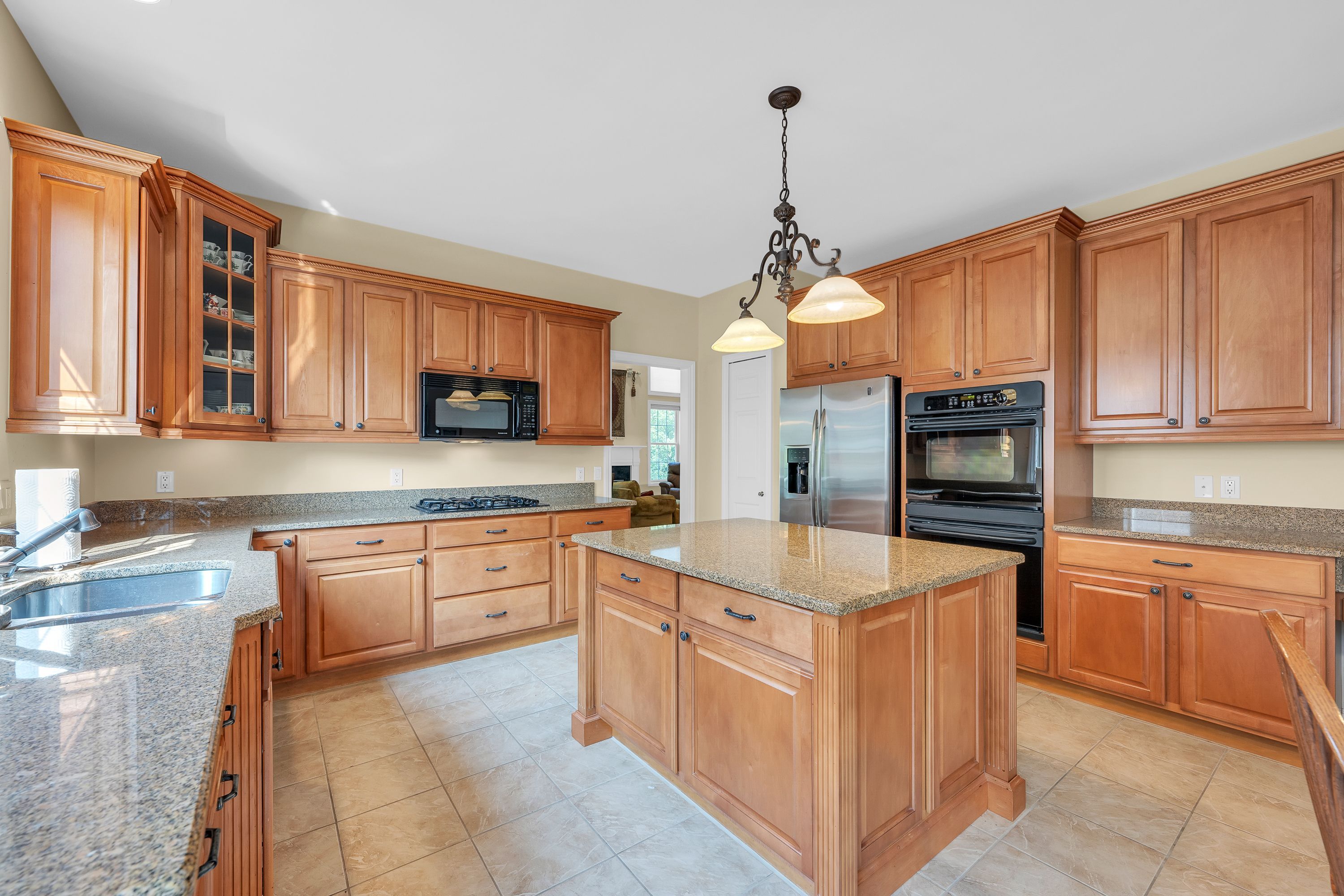 Photo 10 of 40 of 9335 SADDLEBROOK Court condo