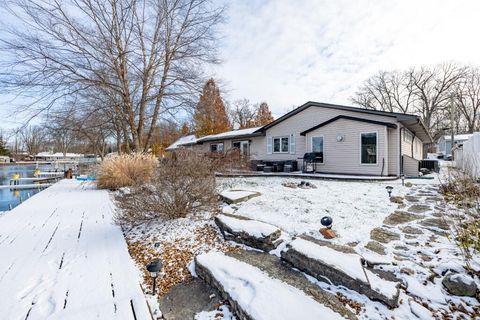 A home in Putnam Twp