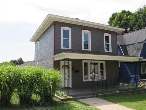 A home in Clam Lake Twp