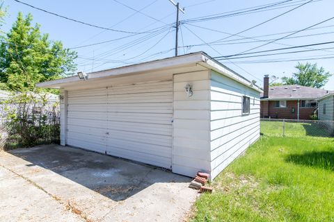 A home in Dearborn Heights