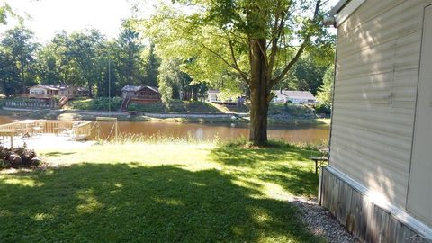 A home in Bourret Twp