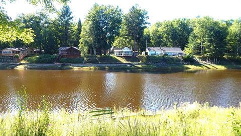 A home in Bourret Twp