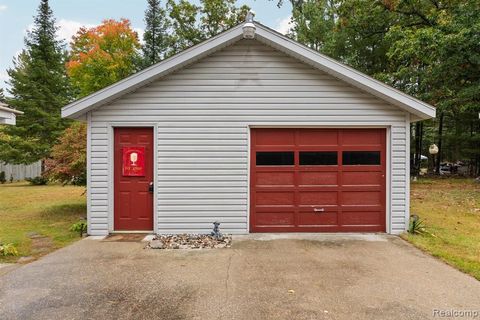 A home in RoscommonTownship_Roscommon