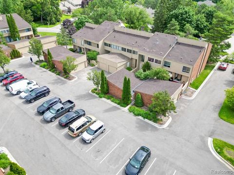 A home in West Bloomfield Twp