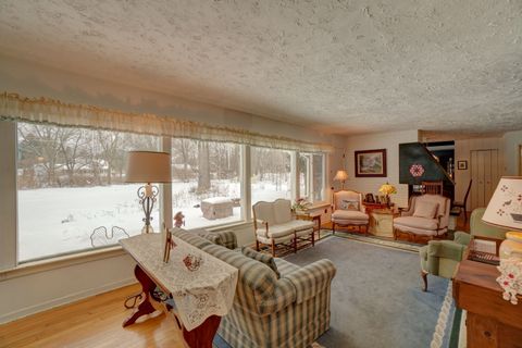 A home in BloomfieldCharterTownship_Oakland