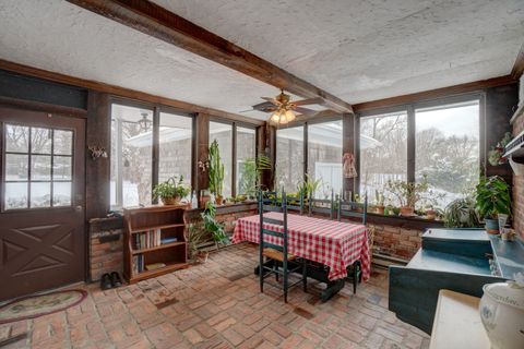 A home in BloomfieldCharterTownship_Oakland