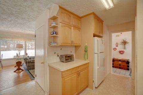 A home in BloomfieldCharterTownship_Oakland
