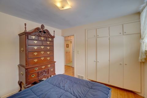 A home in BloomfieldCharterTownship_Oakland