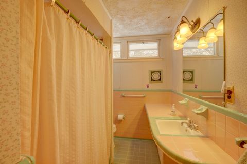 A home in BloomfieldCharterTownship_Oakland