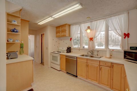A home in BloomfieldCharterTownship_Oakland