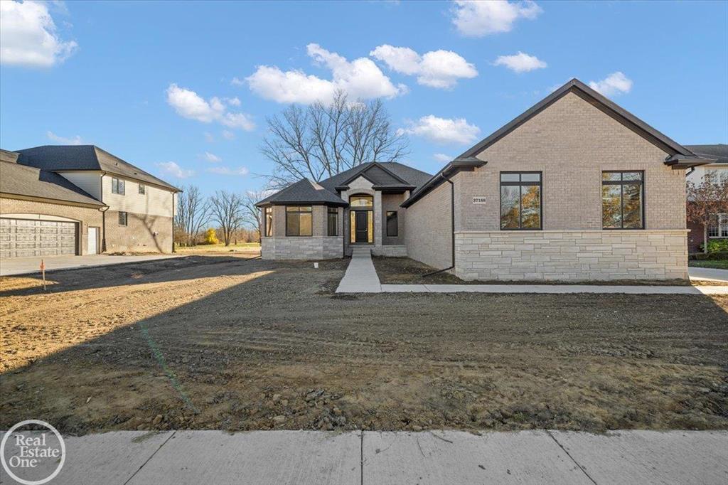 880 Hemlock Drive