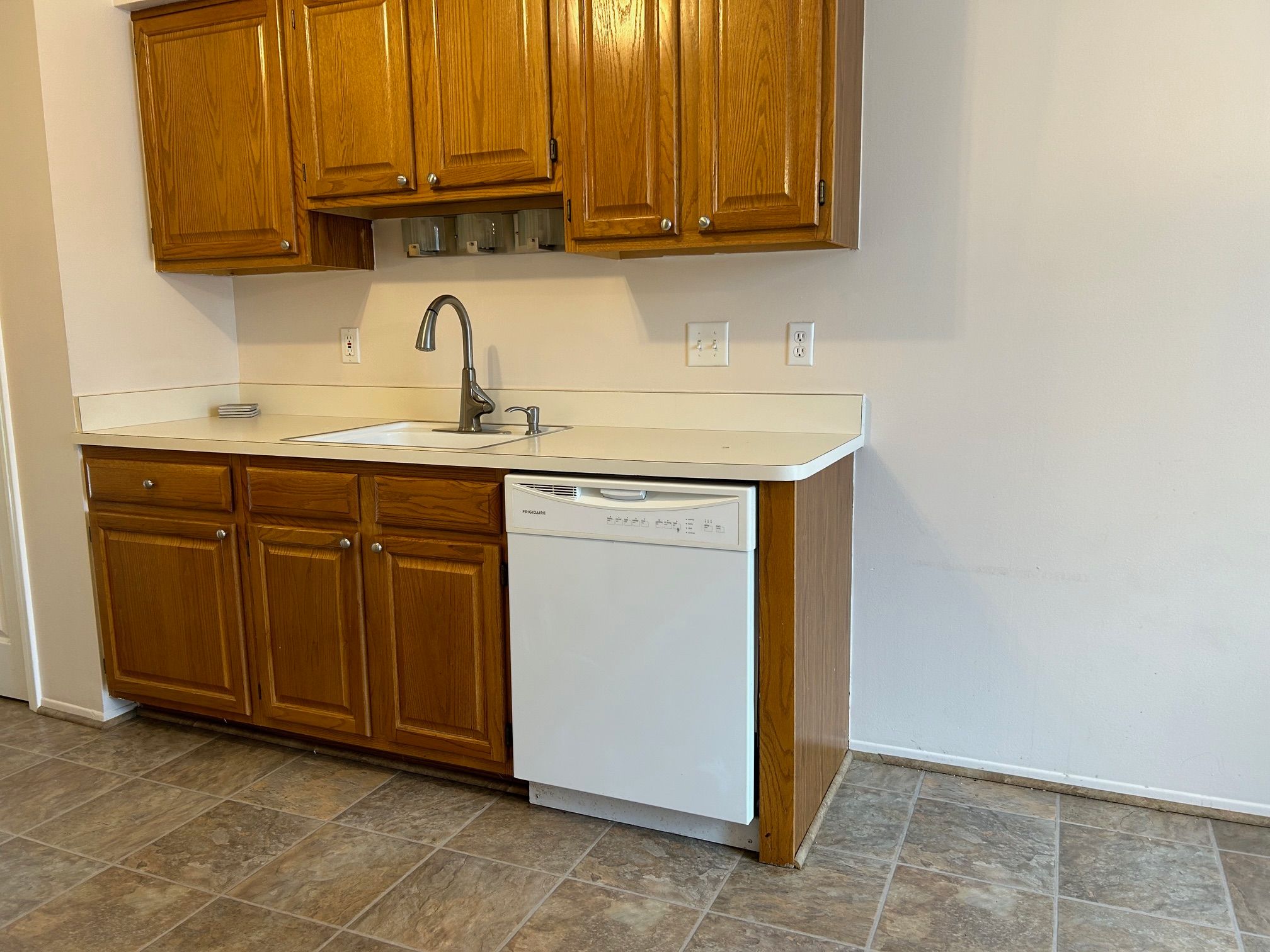 Photo 4 of 16 of 7014 COLONIAL OAKS Drive condo