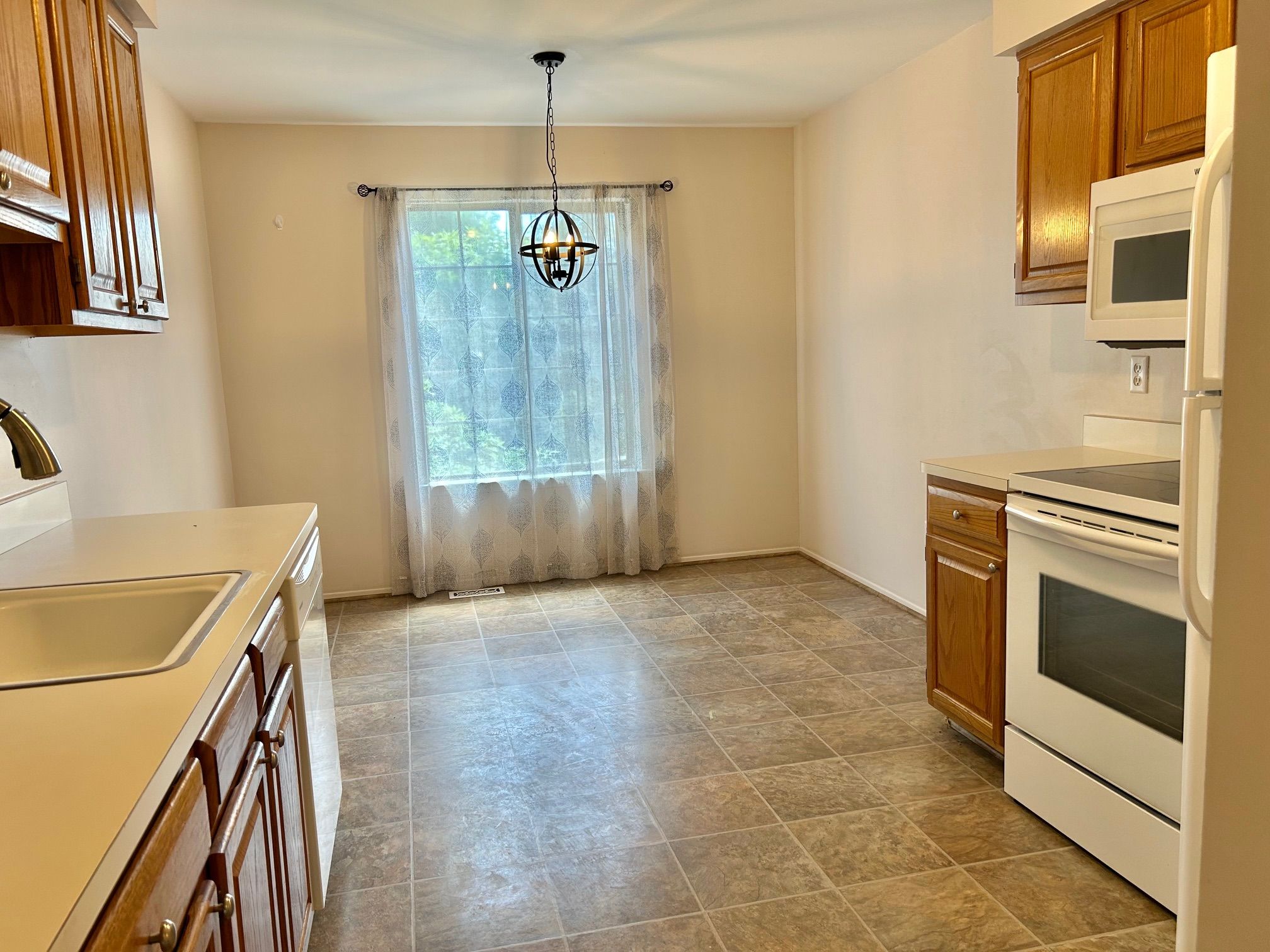 Photo 3 of 16 of 7014 COLONIAL OAKS Drive condo