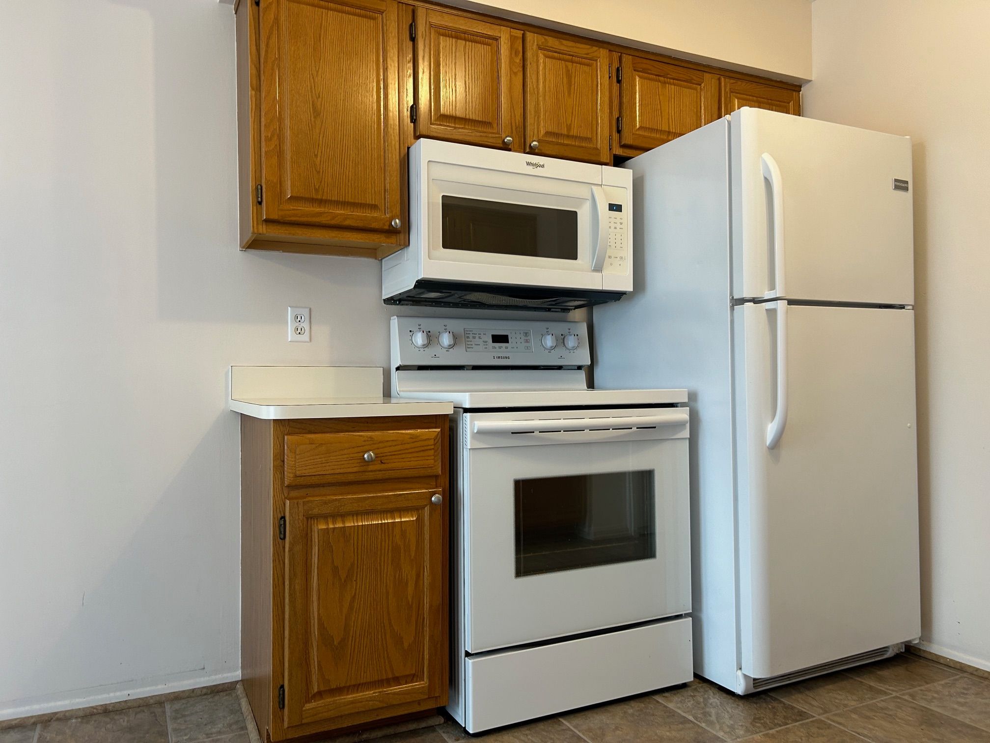 Photo 5 of 16 of 7014 COLONIAL OAKS Drive condo