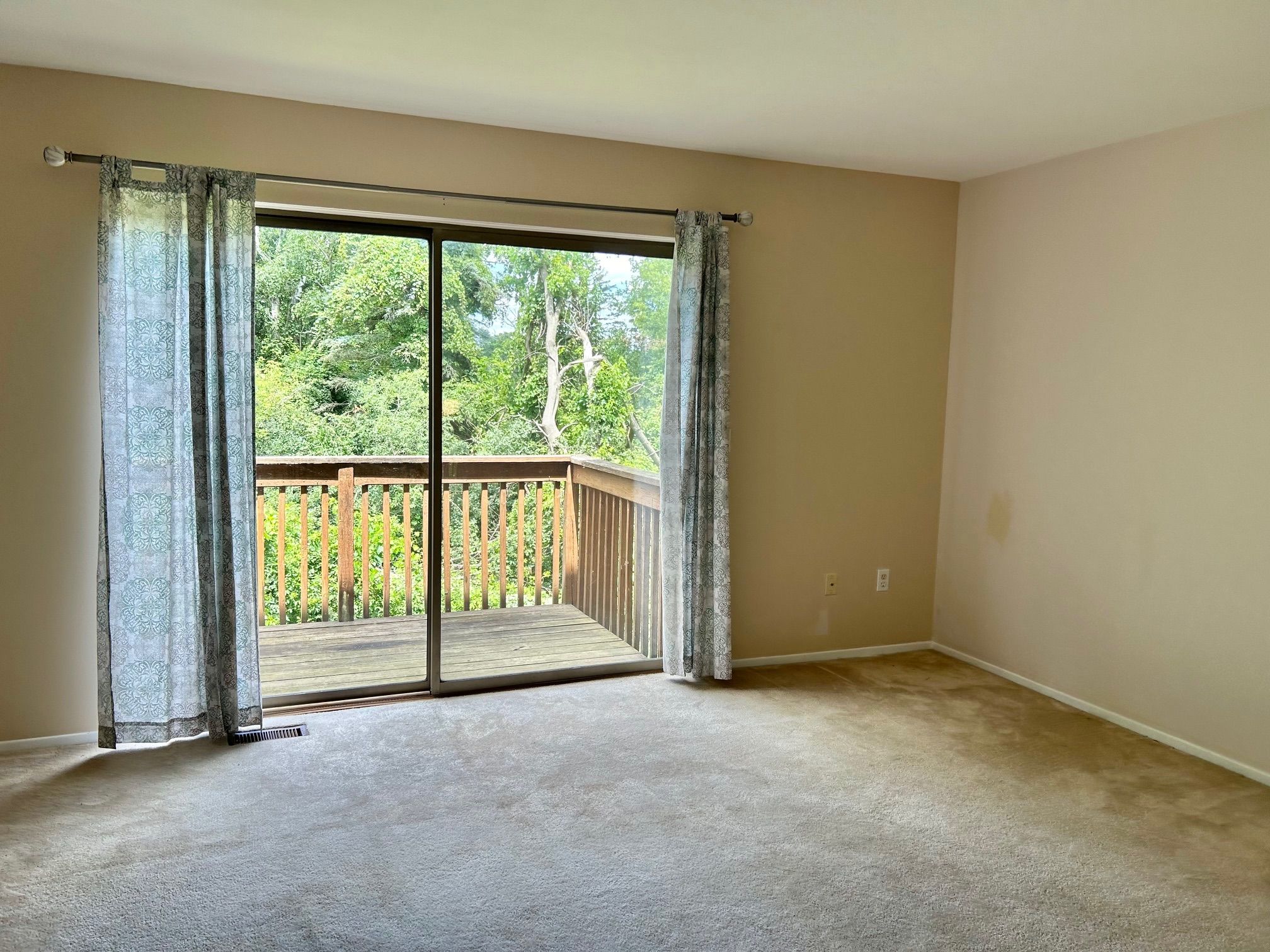 Photo 2 of 16 of 7014 COLONIAL OAKS Drive condo