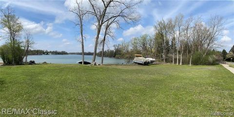 A home in Waterford Twp