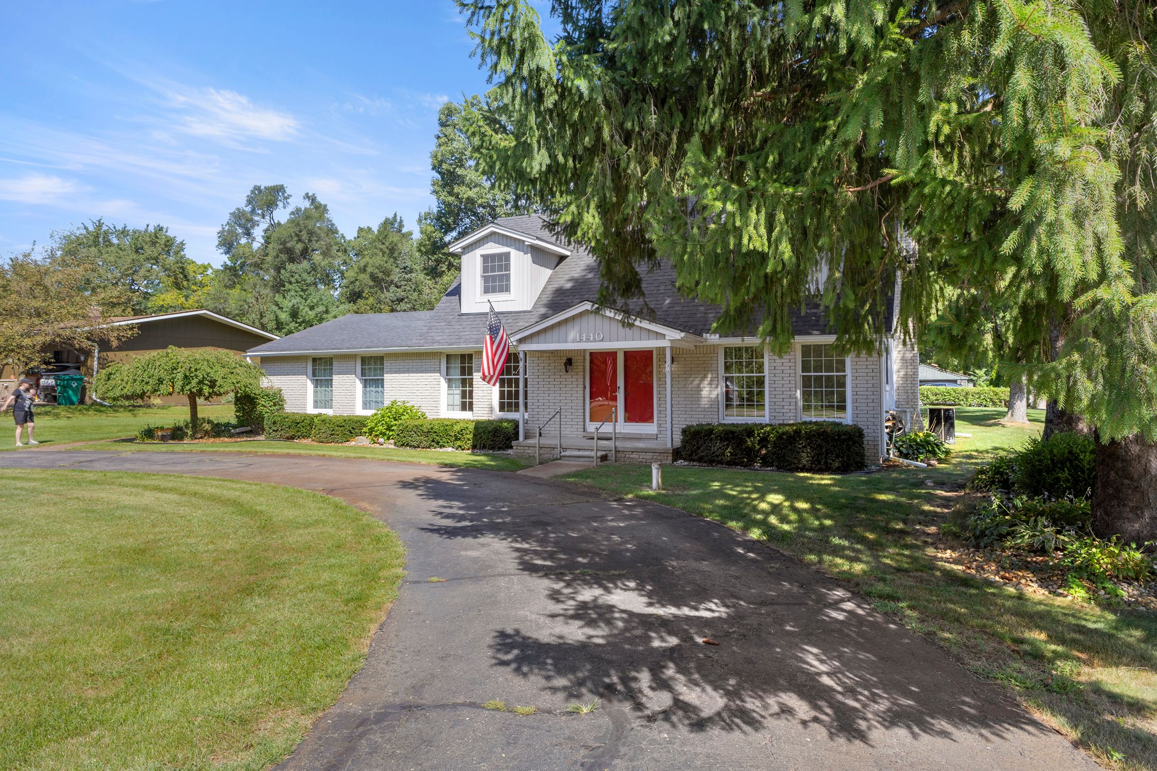 View Commerce Twp, MI 48382 house