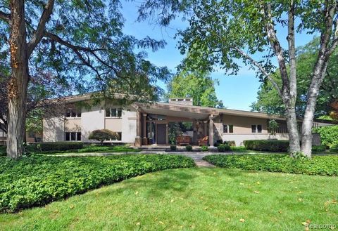 27 SHADY HOLLOW Drive Dearborn City Wayne MI 48124