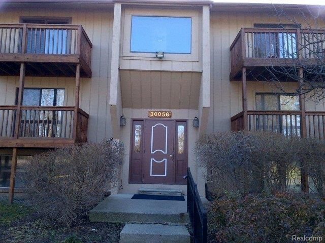 View Farmington Hills, MI 48334 condo