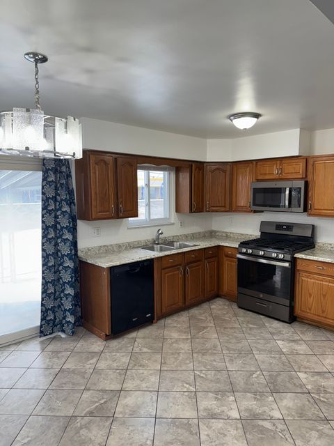 A home in WarrenCity_Macomb
