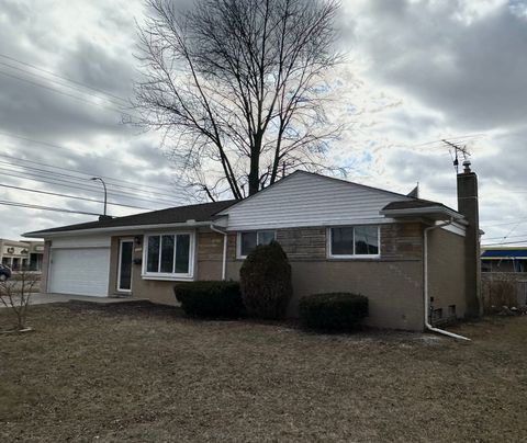 A home in WarrenCity_Macomb