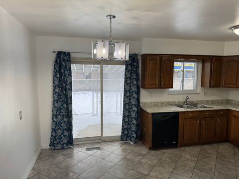 A home in WarrenCity_Macomb