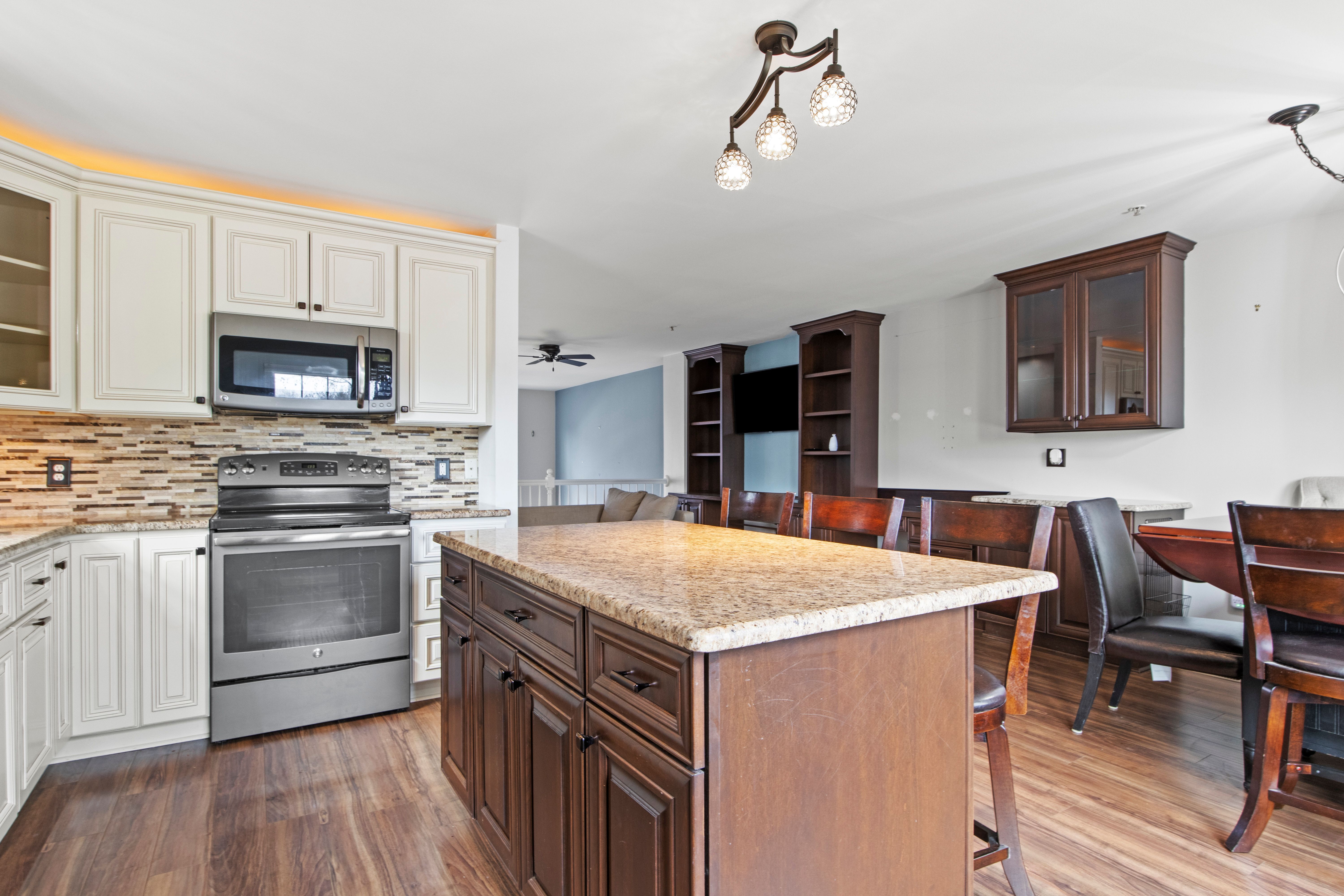 163 E BAY Drive