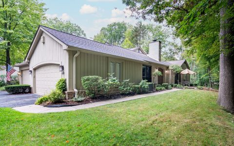 A home in Bloomfield Twp