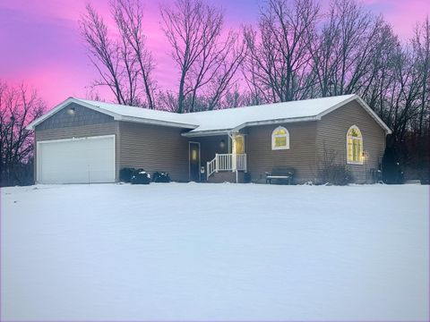 A home in Egelston Twp