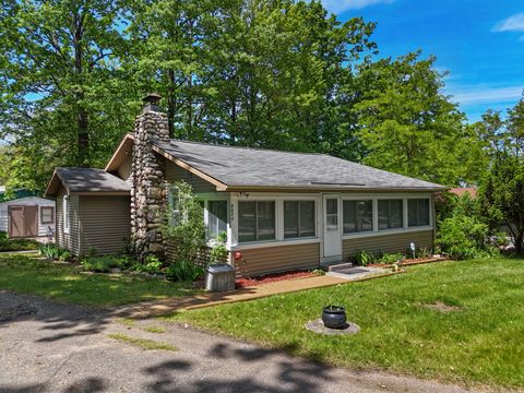 A home in Lyon Twp