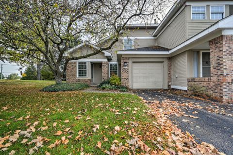 A home in West Bloomfield Twp