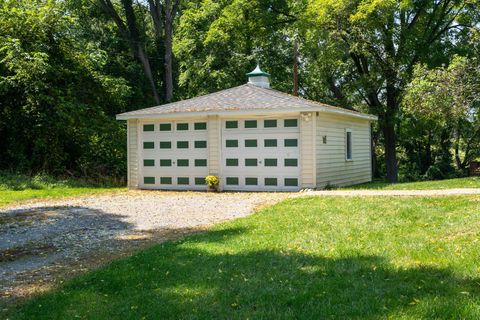 A home in Oakland Twp