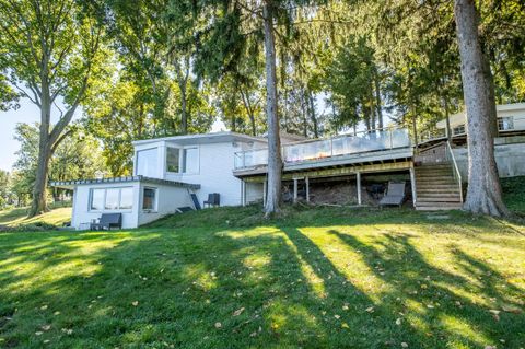 A home in Bloomfield Twp