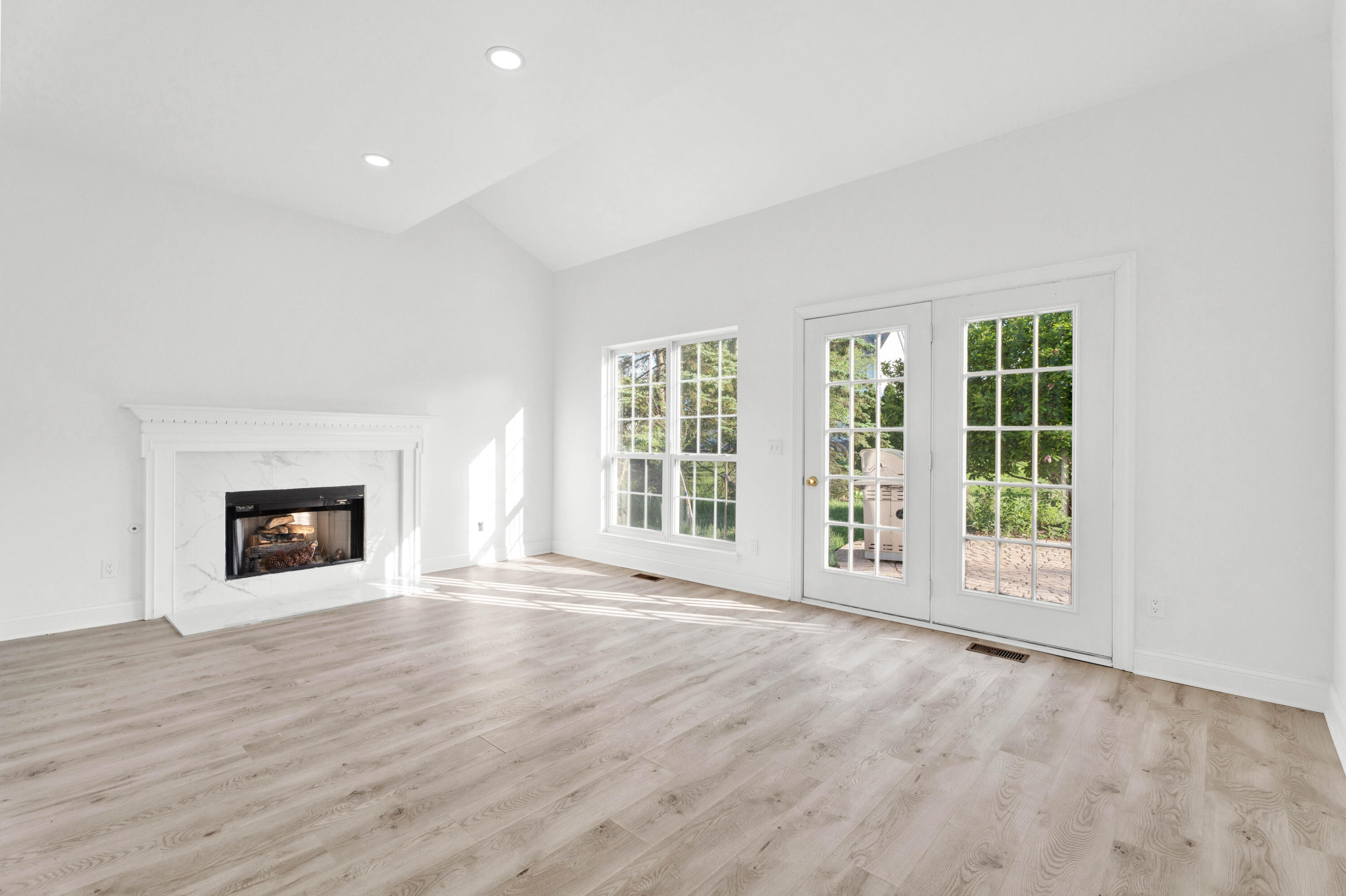 Photo 18 of 51 of 1065 Equestrian Drive house