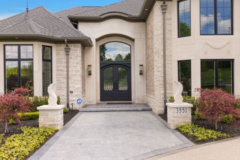 A home in Bloomfield Twp