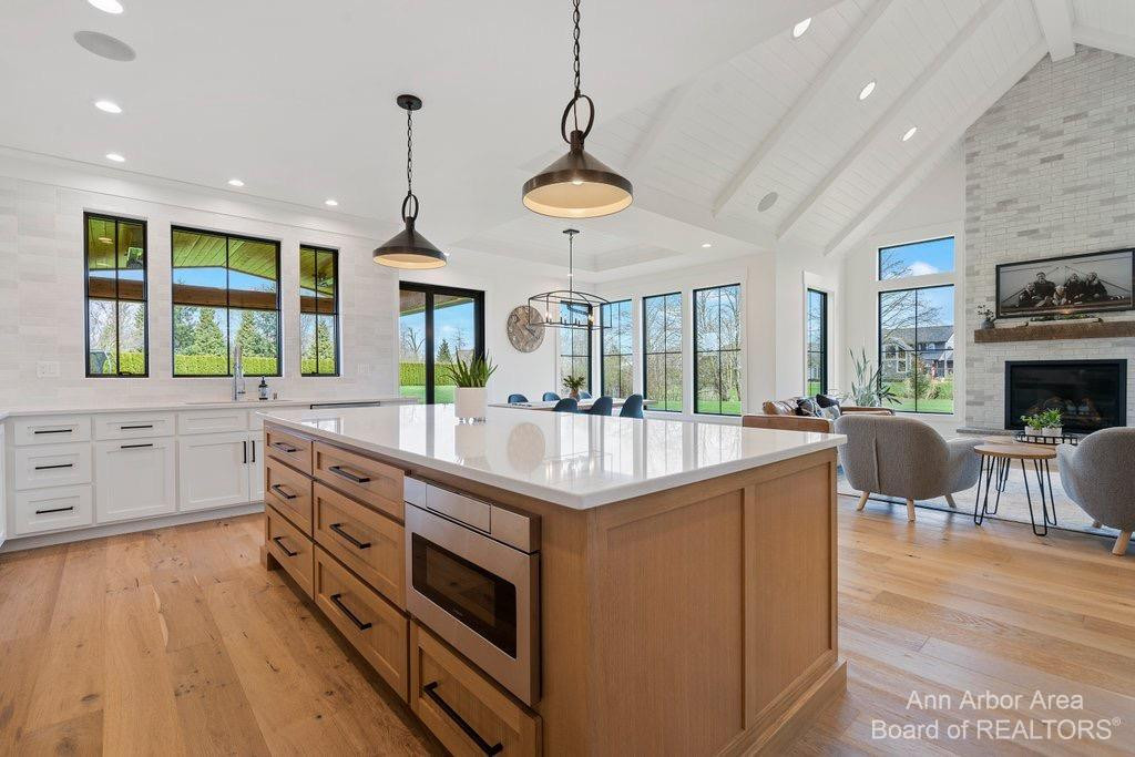 9187 Charter Oak Lane