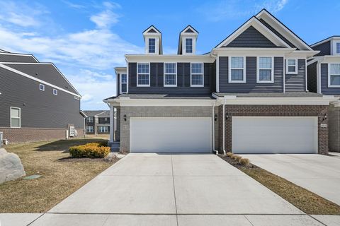 4813 GLENORA Drive Orion Charter Township Oakland MI 48359