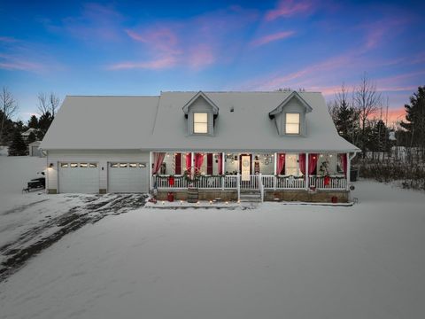 A home in Clam Lake Twp