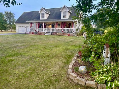 A home in Clam Lake Twp