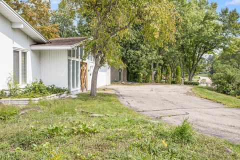 A home in West Bloomfield Twp