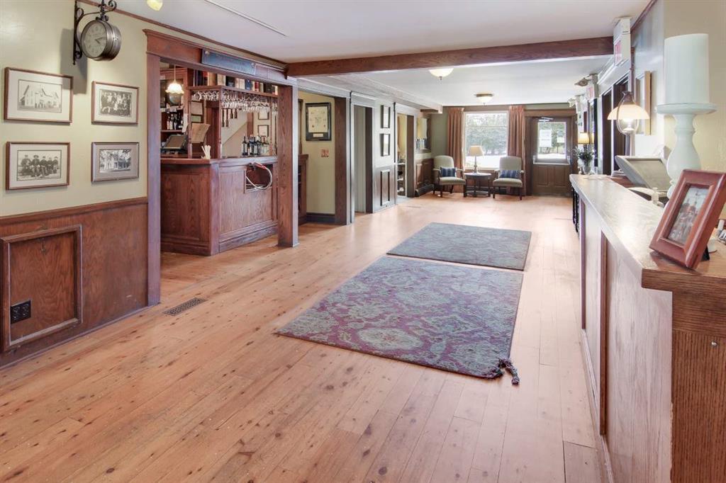 149 E Harbor Highway