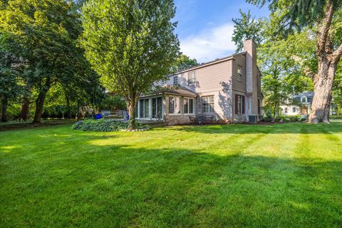 A home in Bloomfield Twp