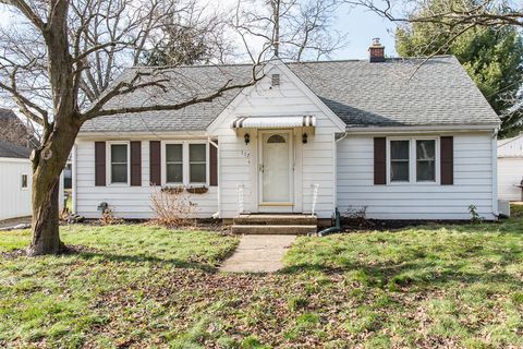 A home in Paw Paw Twp