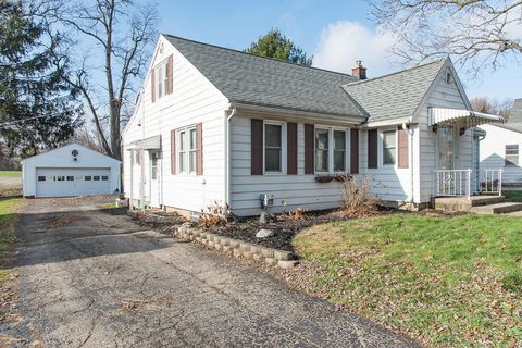 A home in Paw Paw Twp