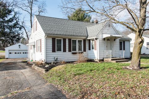 A home in Paw Paw Twp