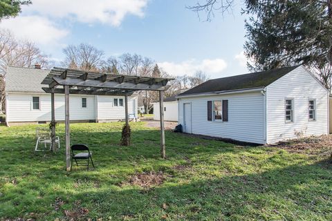 A home in Paw Paw Twp