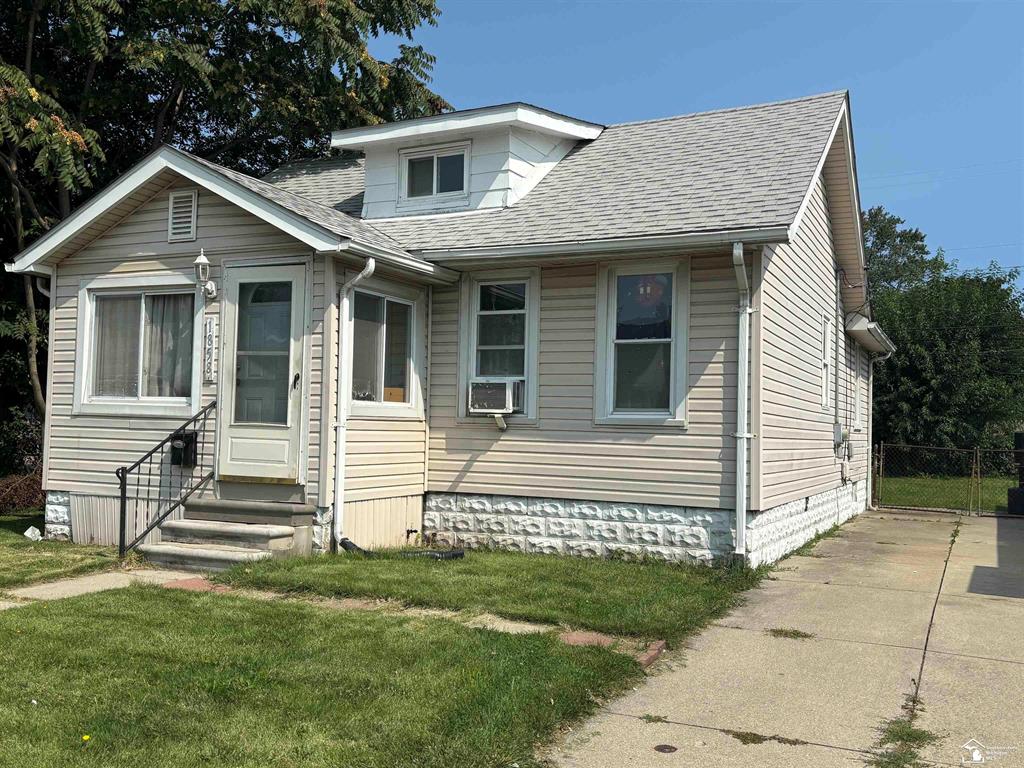 View Lincoln Park, MI 48146 house