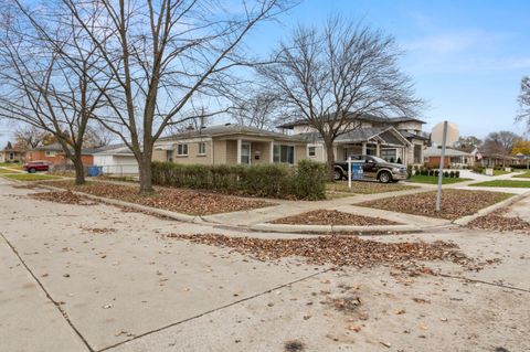 A home in Dearborn Heights