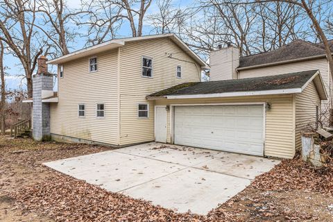 A home in Putnam Twp